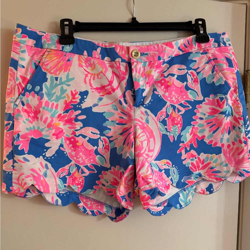 Lilly Pulitzer Scalloped Shorts, size 16